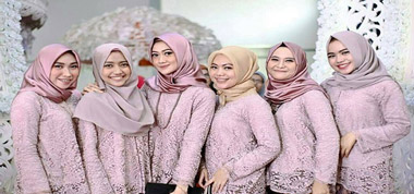 Model Busana Muslimah Gamis Brokat Terbaru